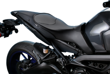 SARGENT World Sport™ Performance Seat - Black - Carbon FX - Yamaha '13-'20 WS-622-19