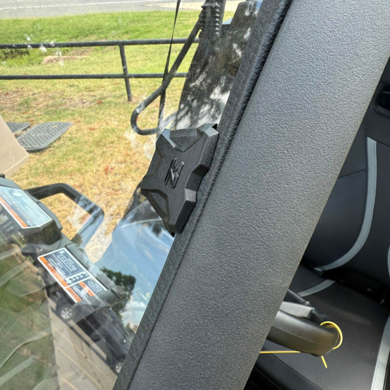 Tool Less Windshield Polycarb Uv Res. Can