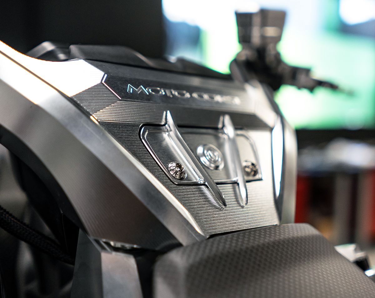 Motocorse Billet Aluminum Handlebar Clamp Cover for Ducati Diavel V4
