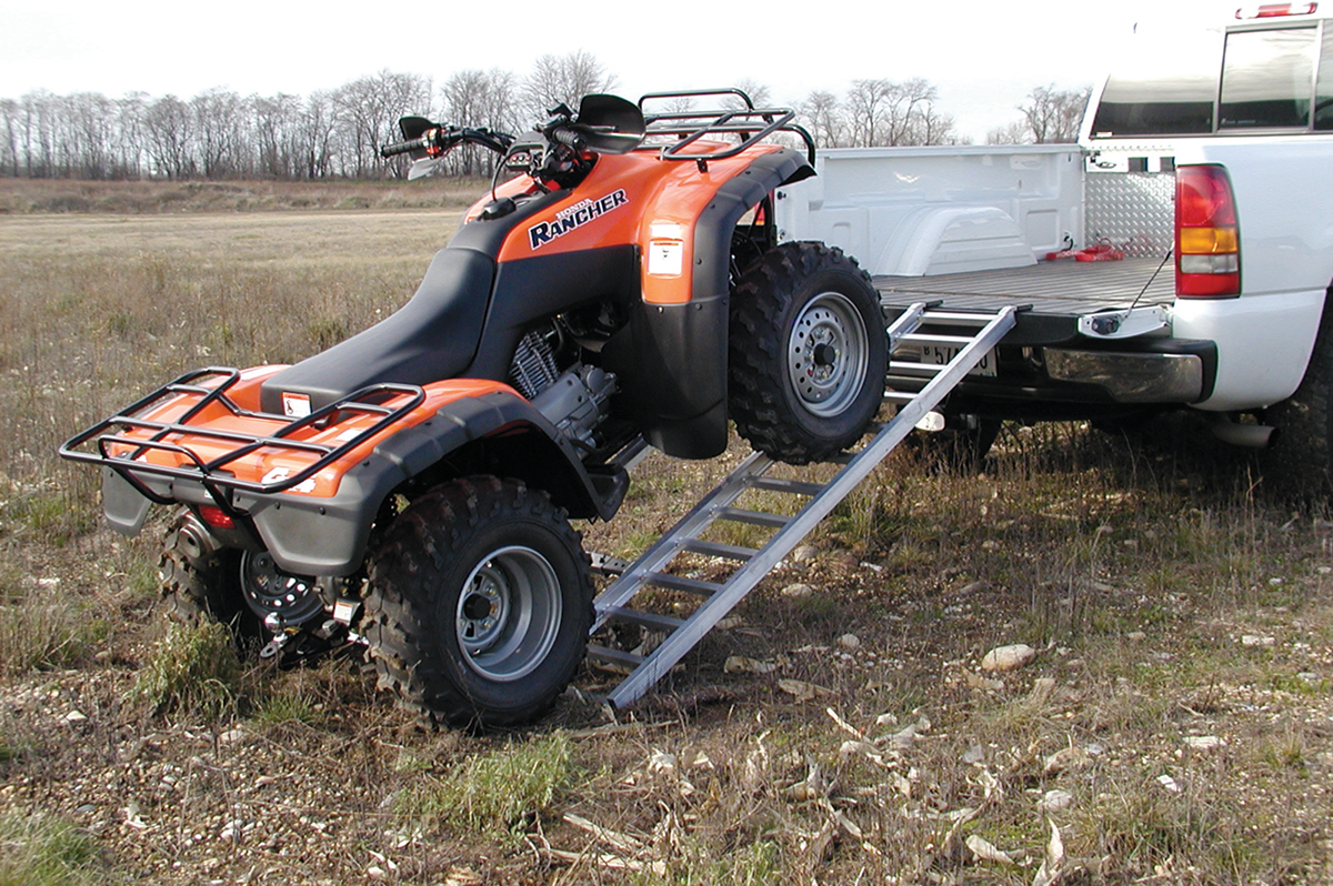 MOOSE OFFROAD Adjustable Tri-Fold Ramp - 42"-52" x 76" AR7652