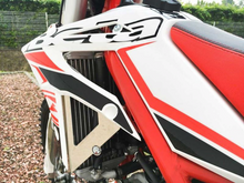 AXP RACING Radiator Braces - Beta AX1397