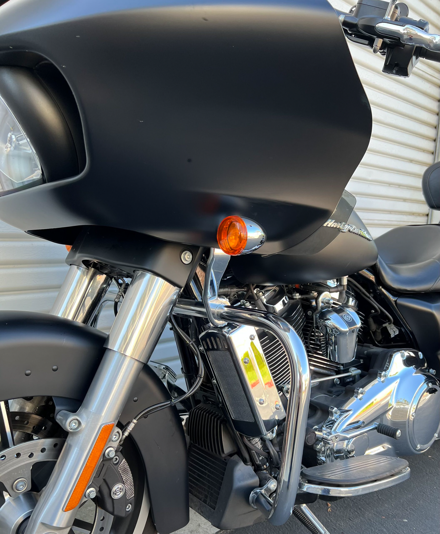 Side Mount Oil Cooler M8 Touring `17 23  Chrome