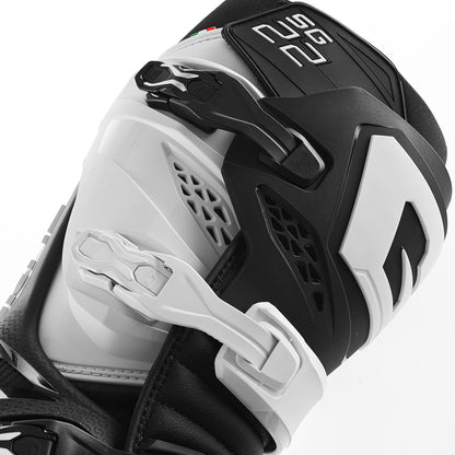 Sg22 Boots Black/White Sz 12