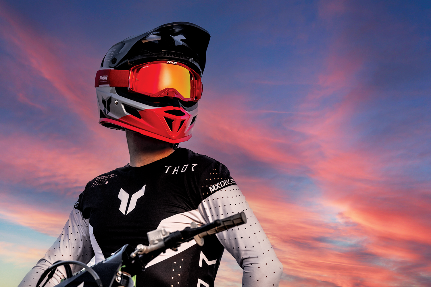 THOR Reflex Sport Helmet - Strike - MIPS® - Black/Red - Medium 0110-8783