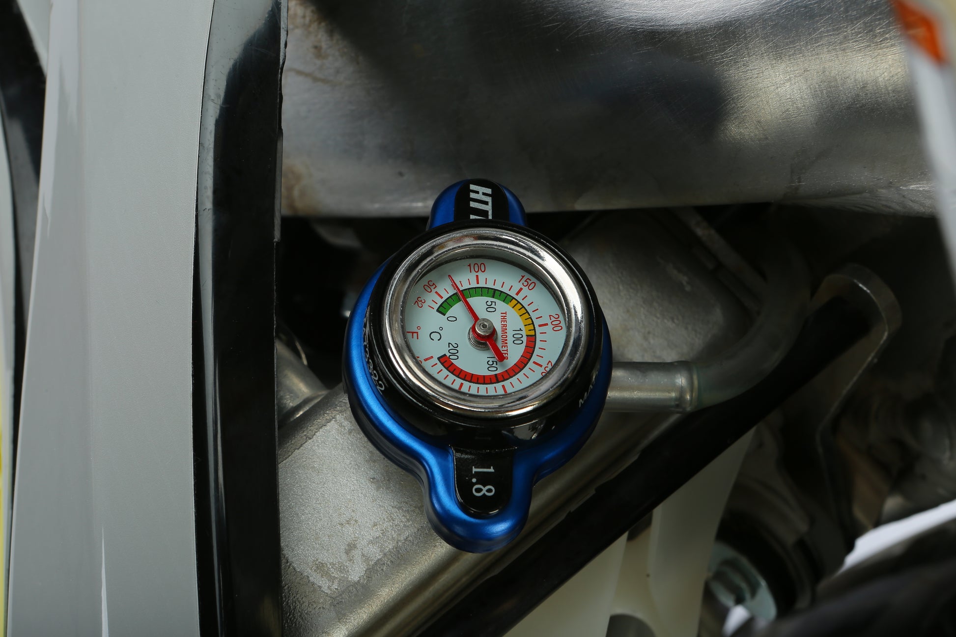 Radiator Cap W/ Temperature Gauge   Japanese Models