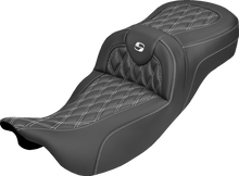 SADDLEMEN Extended Reach Roadsofa™ Carbon Fiber Seat - Lattice - White Stitch - Without Backrest - FL '08-'25 808-07B-20706