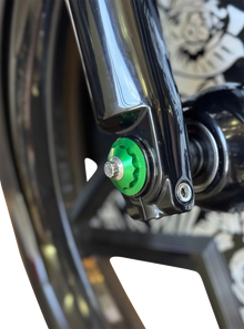 PAUL YAFFE BAGGER NATION Y-Axle with 12 Point Style Axle Cover Kit - Custom - Front - Green - 25 mm PYO:YAXLE-08-TP-GN