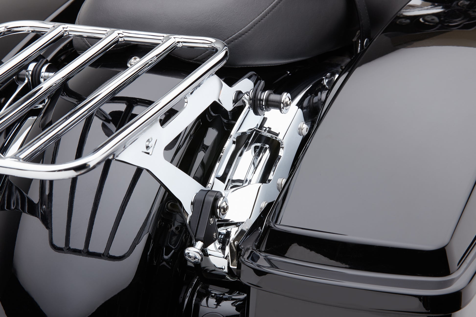 Backrest Mounting Kit Chrome Flh/Flt 09 13
