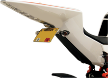 COMPETITION WERKES Fender Eliminator Kit - RC8/R 1KT1190