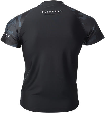 SLIPPERY Rashguard - Short-Sleeve - Black/Camo - XS 3250-0135
