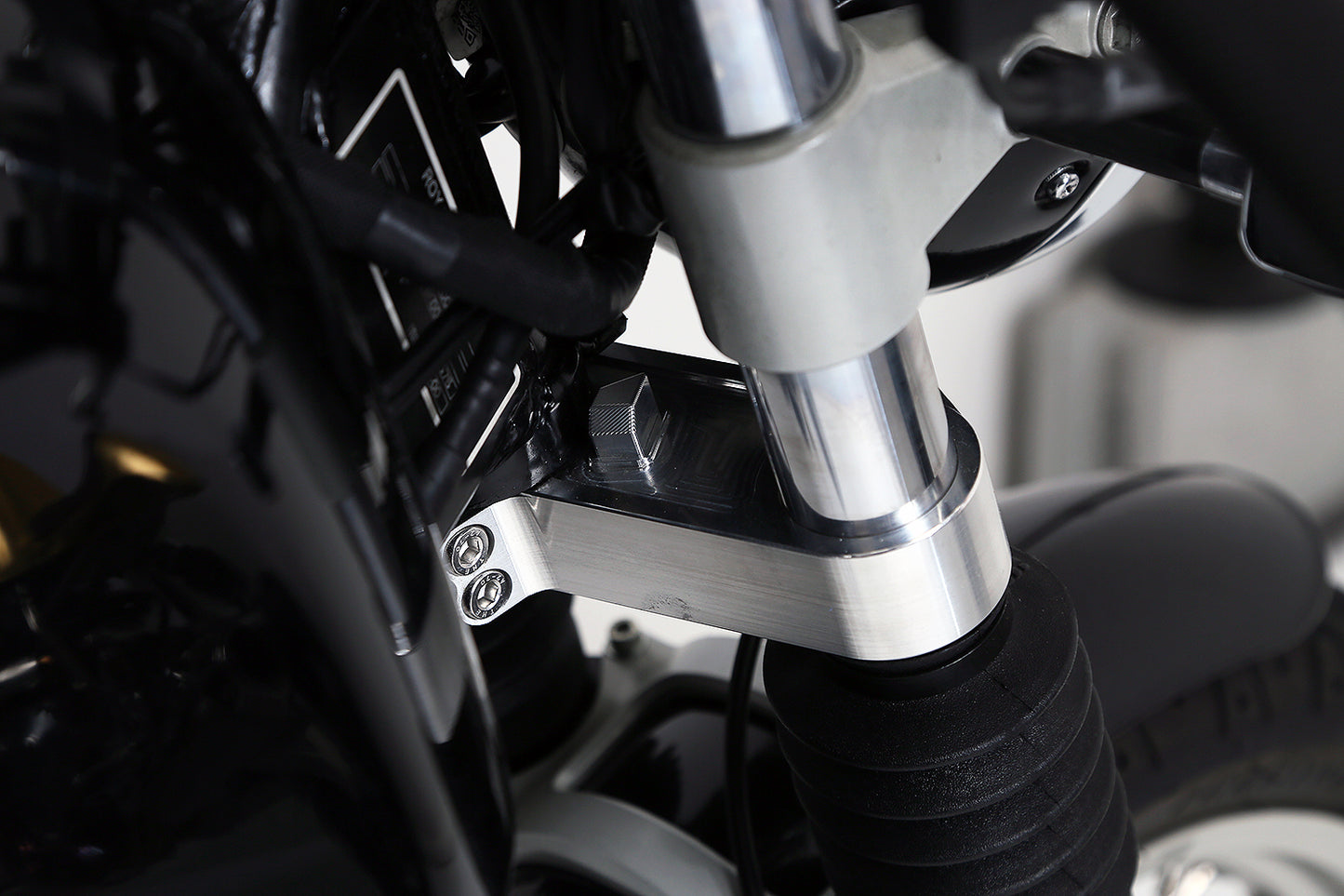 AELLA Complete Adjustable Triple Clamp and Adjustable Handlebars for the Royal Enfield Continental 650 GT