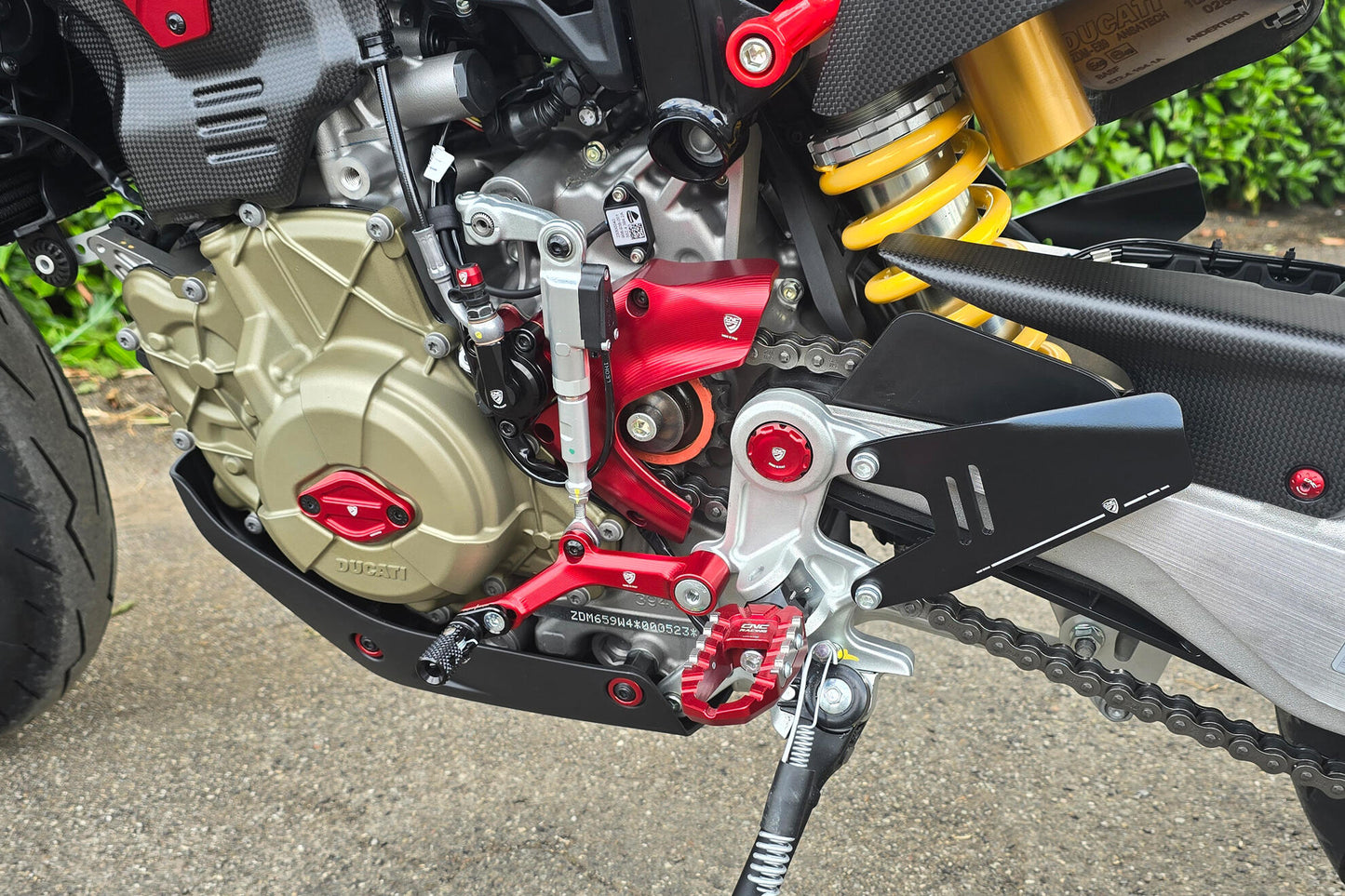 CNC Racing SLIDE Adjustable Shift Lever Kit for Ducati Hypermotard 698 Mono