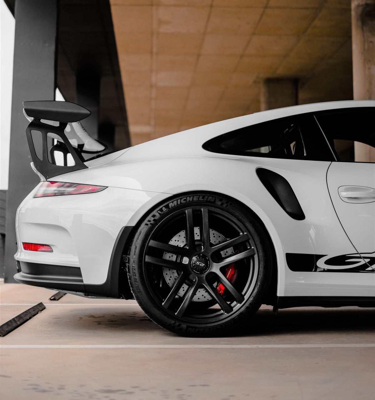 BST GT TEK 10 Spoke Carbon Fiber Wheel Set for the Porsche 991 GT2 / GT3 RS (15-21) - 20 x 9.5 Front / 21 x 12.5 Rear