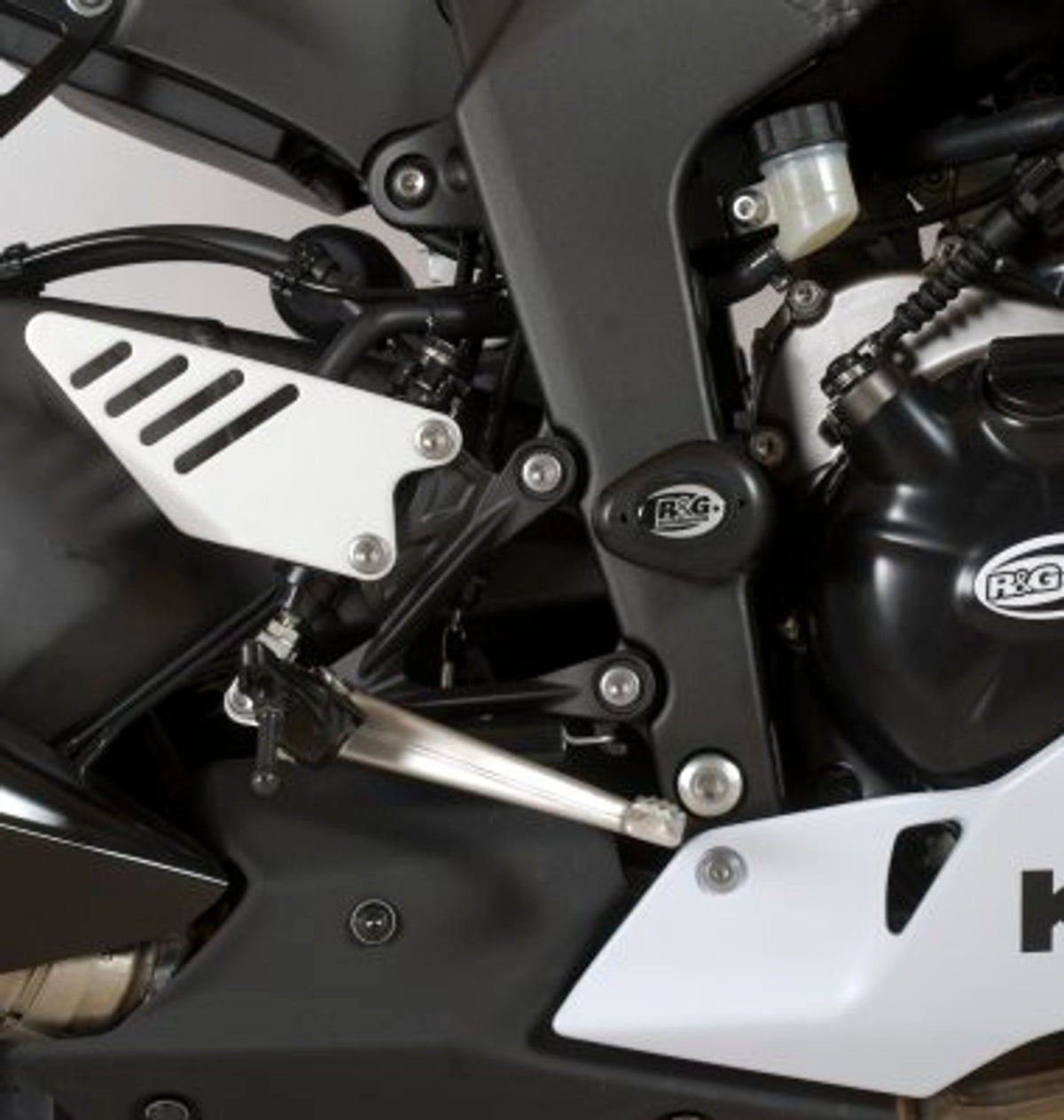 R&G Racing Aero Crash Protectors, swingarm pivot for Kawasaki ZX6R '13-'20