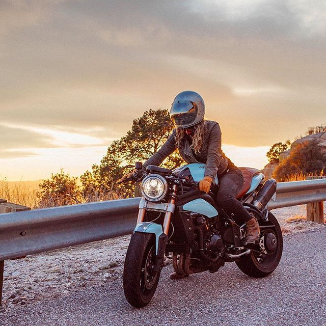 Motodemic 7 inch Metric Style LED and Round Halogen Headlight Kit