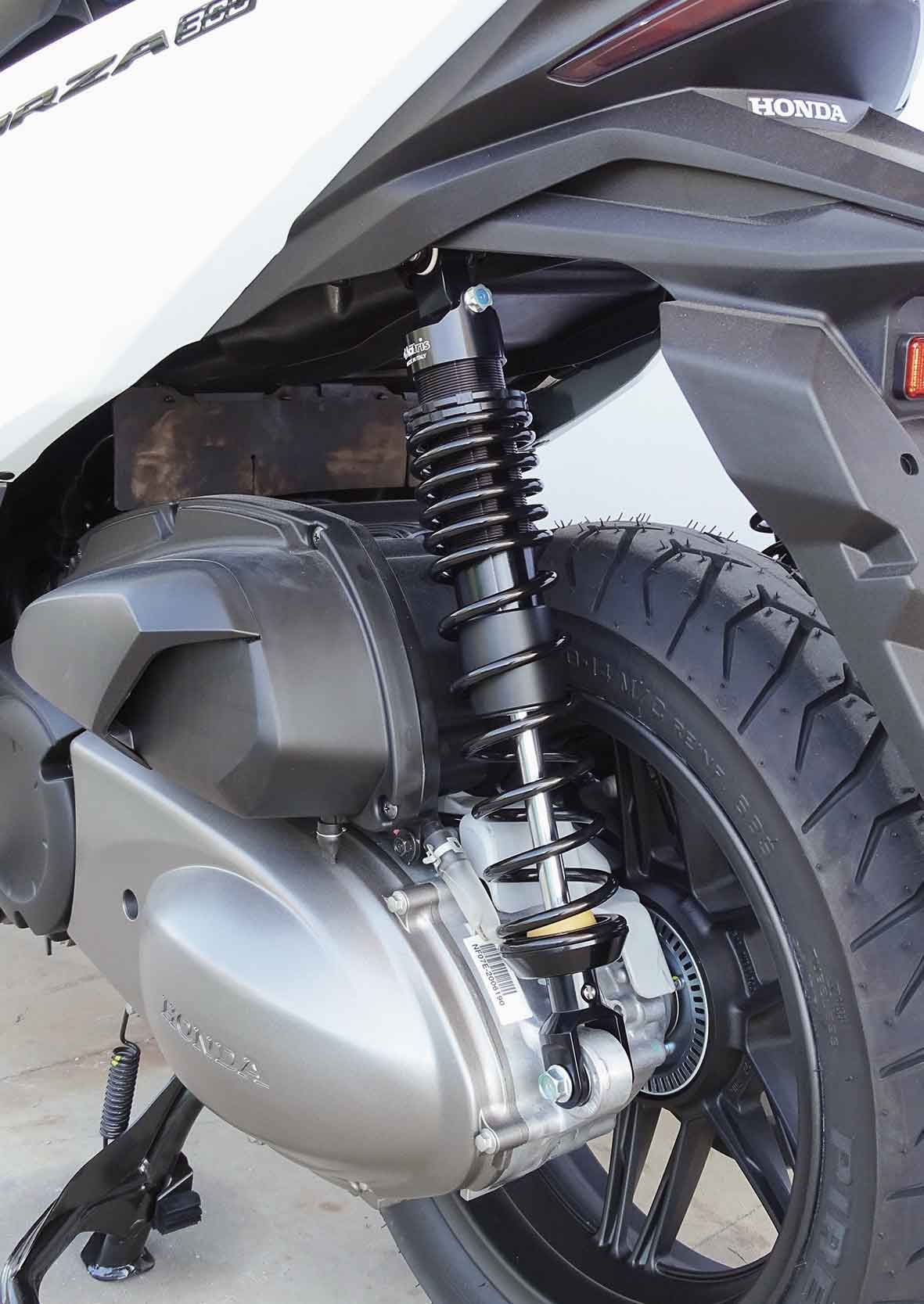 Matris M40S Twinshock for the Yamaha X-MAX 300 (2017+)