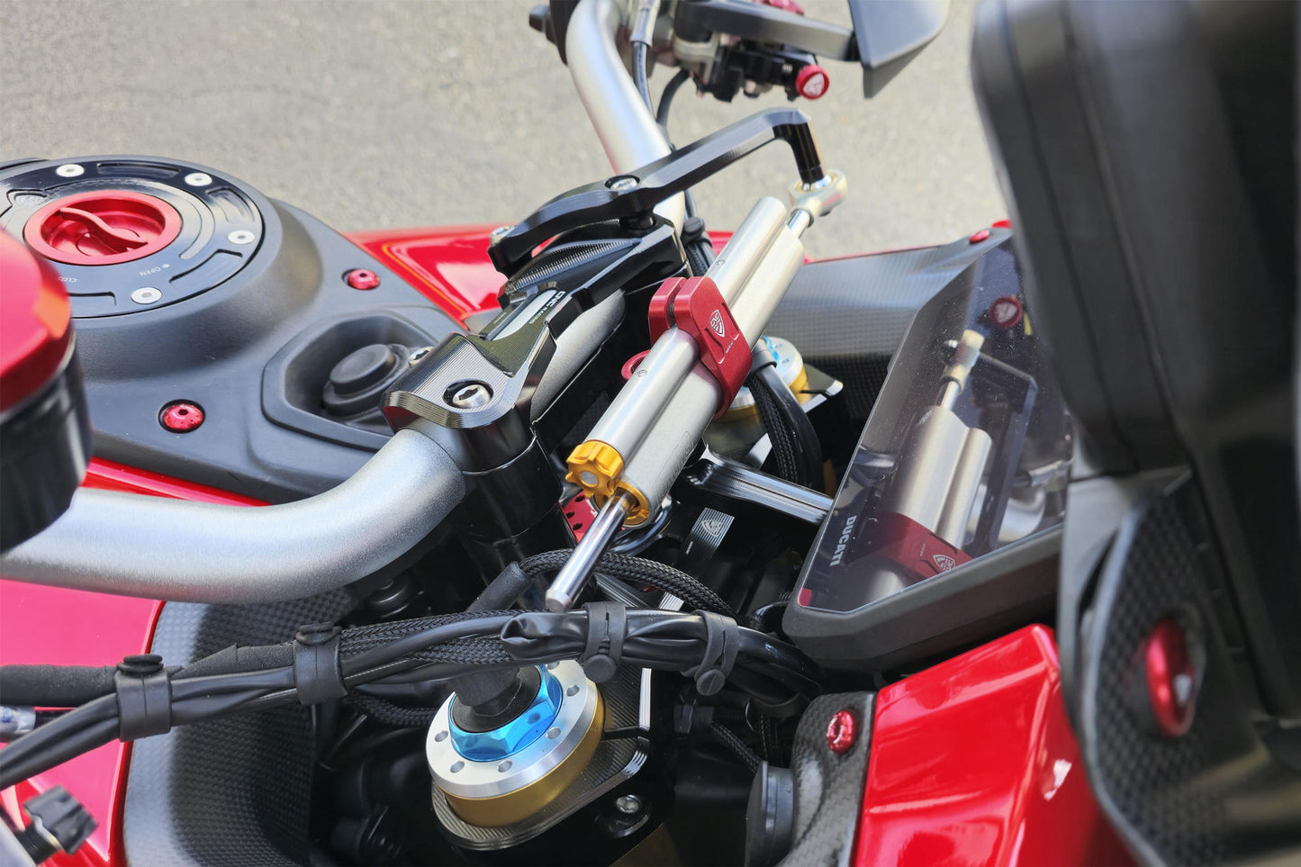 CNC Racing Steering Damper Mount kit for Ducati Multistrada V4 Pikes Peak / RS with CNC Racing Handlebar Clamp RM251- OPEN BOX DAMAGED