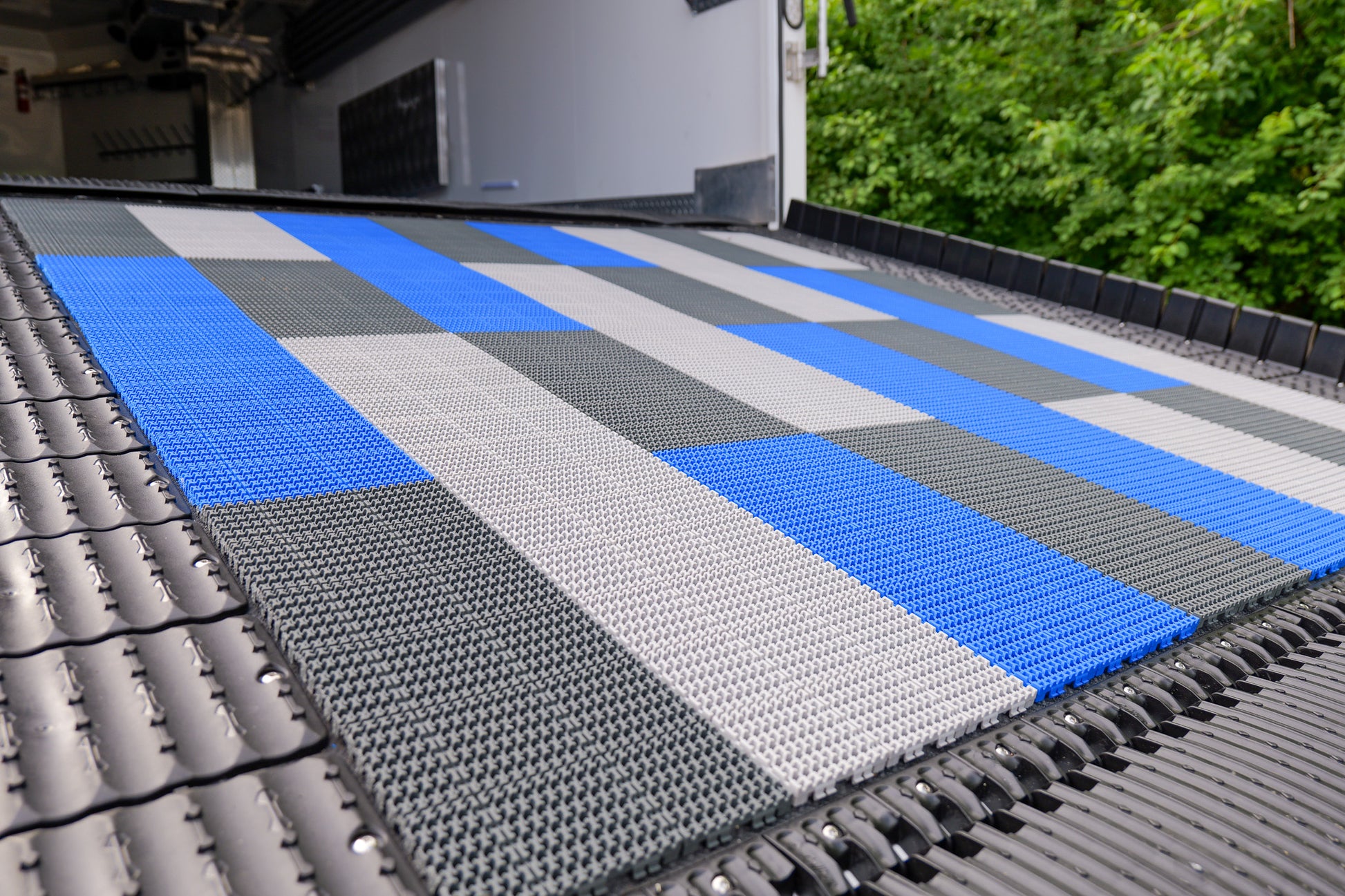 Protech Xt Flooring Traction Grey 24 Pc