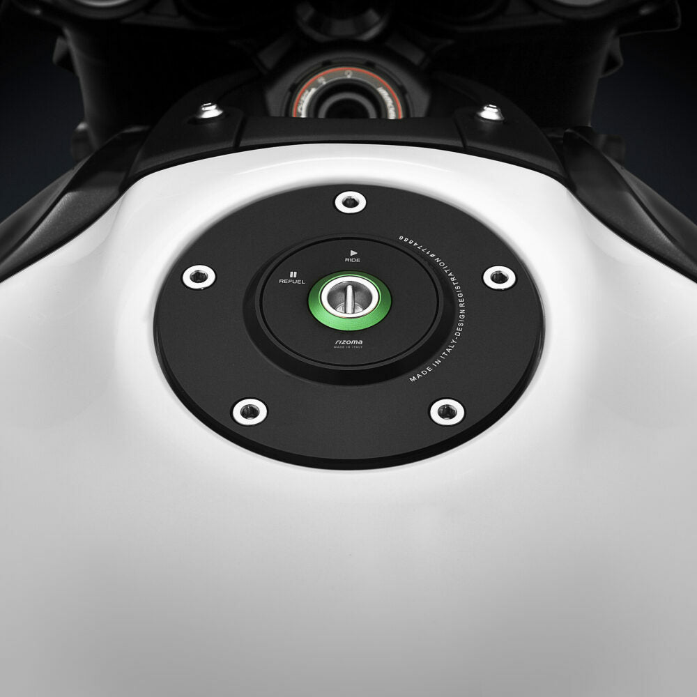 Gas Cap Locking Black/Green Kaw